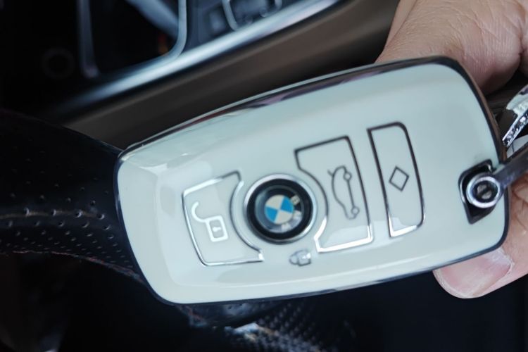 TDK.VehicleDetails.img