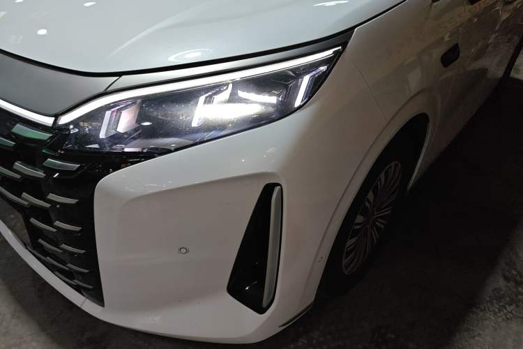 Used BYD Xia 2025 DM-i 1.5T 180km Excellence Model
