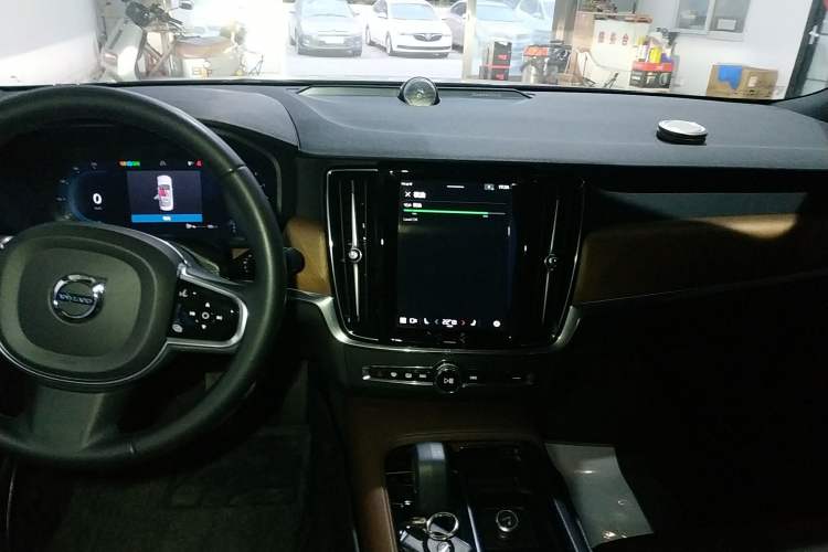 Used Volvo S90 2024 B5 Zhiyi Luxury Edition