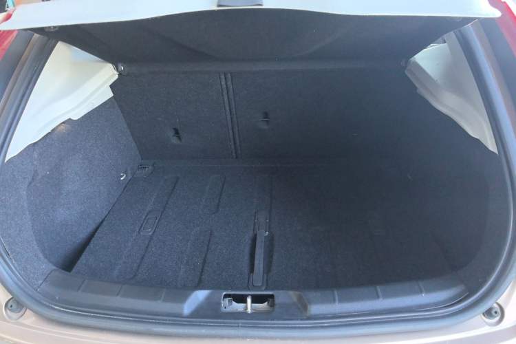 Used Volvo V40 2016 T3 Zhiyi Edition
