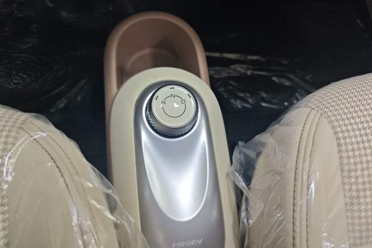 Used Wuling Hongguang MINIEV 2025 Four-Door Version Advanced Edition
