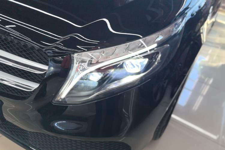 Used Mercedes-Benz V-Class 2020 V 260 Avantgarde Edition
