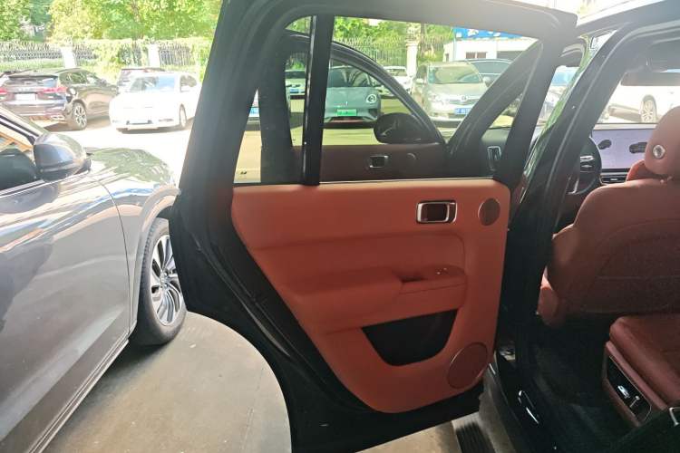 Used Li Auto L8 2024 PRO Model
