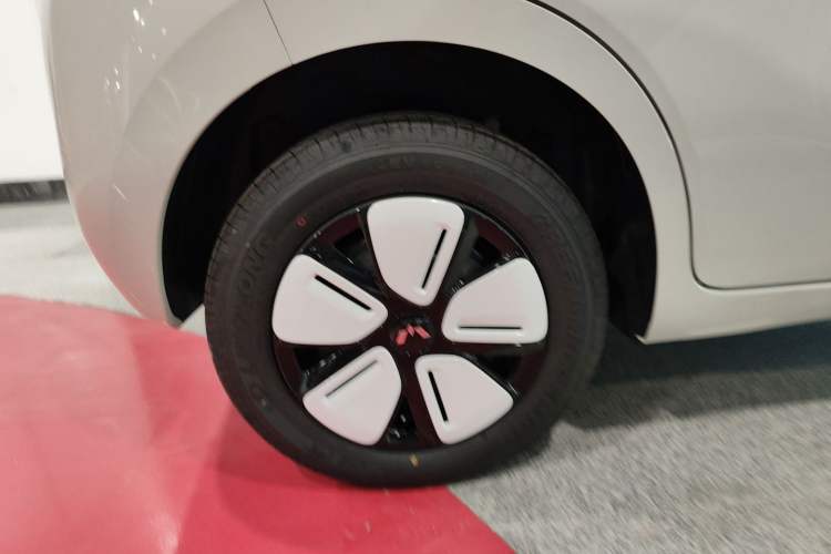 Used Wuling Hongguang MINIEV 2025 Four-Door Version Advanced Edition
