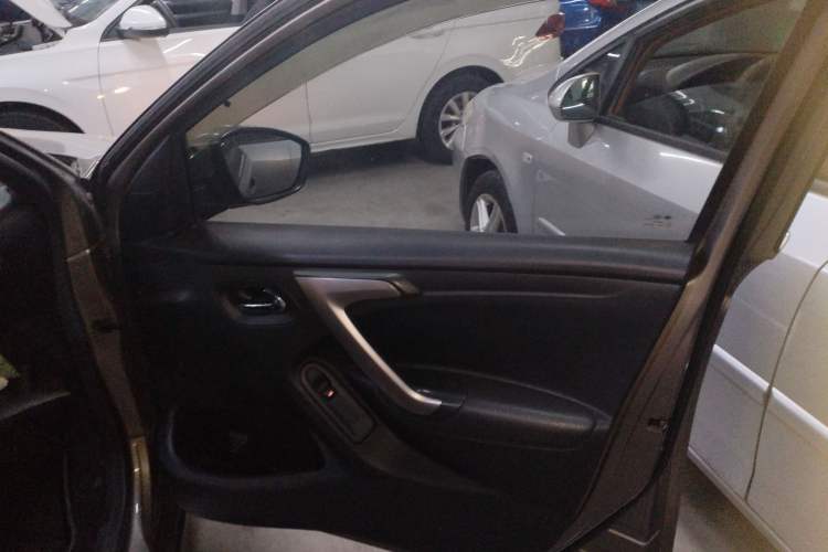 Used Peugeot 301 2014 1.6L Automatic Prestige Edition
