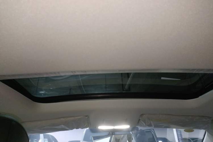 Used Roewe i5 2023 1.5L CVT Luxury Edition