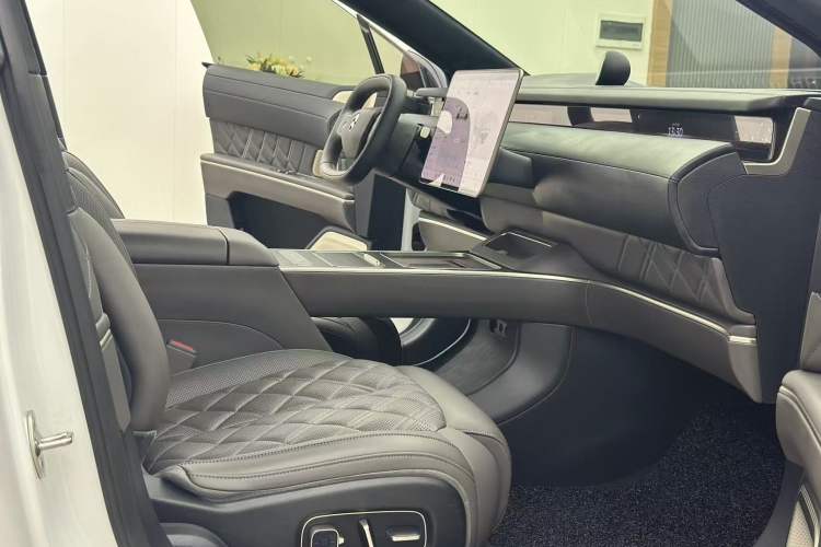 Used Nio ET9 2025 100 kWh