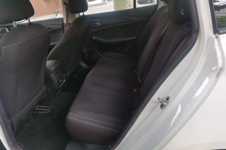 Used Roewe i5 2020 1.5L Manual 4G Connect Luxury Edition
