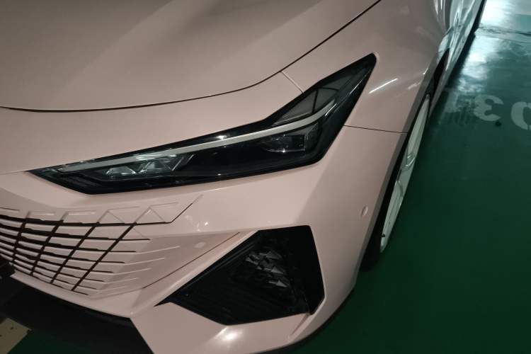 Used Changan UNI-V 2022 1.5T Smart Navigation Version