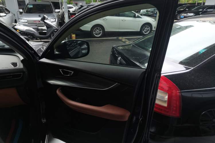 Used Chery Tiggo 8 PLUS 2021 290TGDI DCT Luxury Edition
