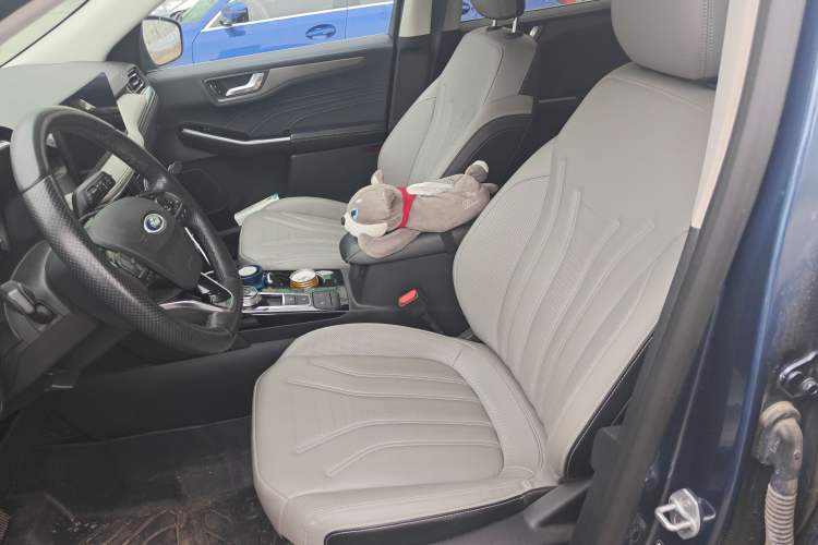 Used Ford Escape 2020 EcoBoost 245 Two-Wheel-Drive Titanium Edition
