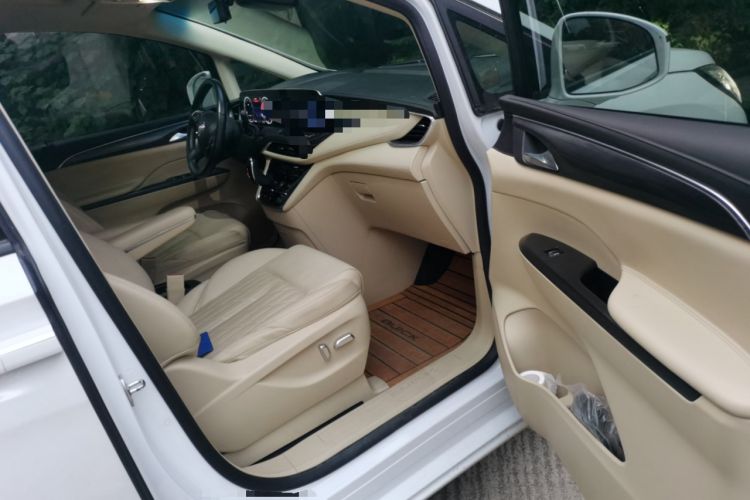 Used Buick GL8 2022 ES Land Cruiser 653T Luxury Model
