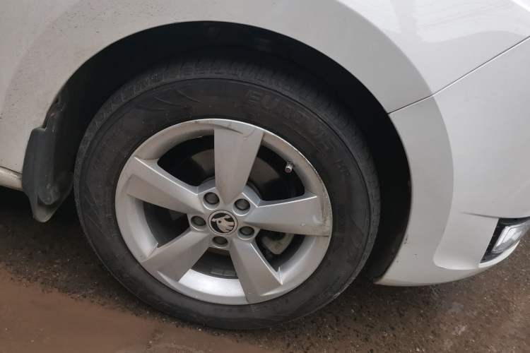 Used Skoda Rapid Spaceback 2016 Revised 1.6L Automatic Chuanxing Version