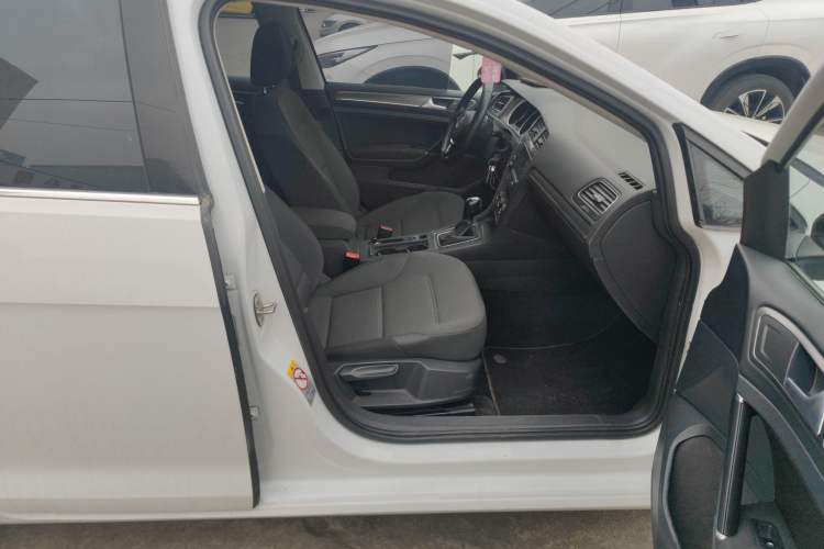 Used Volkswagen Golf 2015 1.4TSI Automatic Comfort Model