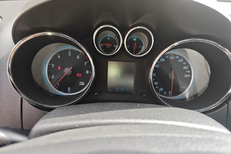 Used Changan CS35 2015 1.6L Automatic Luxury Model China V Standard