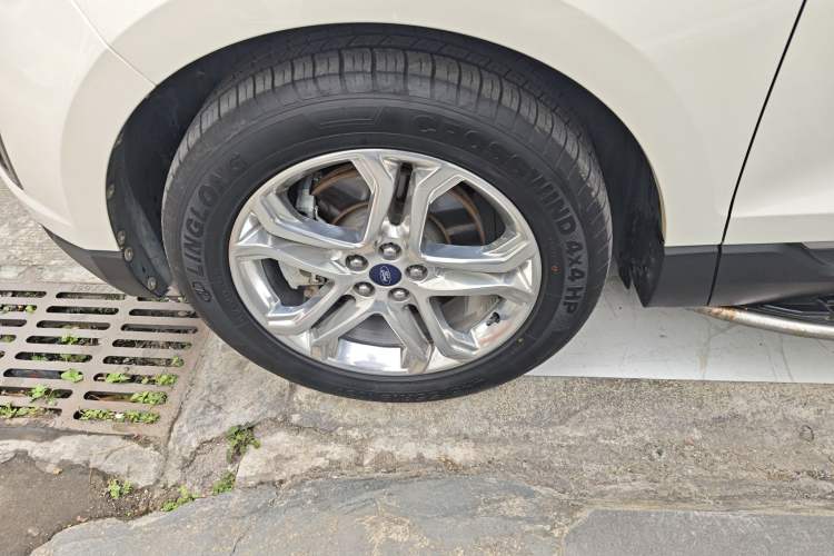 Used Ford Edge 2015 2.0T GTDi Two-Wheel-Drive High-Line Version