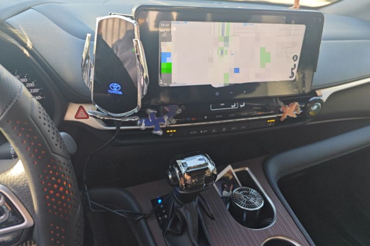 Used Toyota Sienna 2024 2.5L Hybrid Four-Wheel Drive Luxury Edition