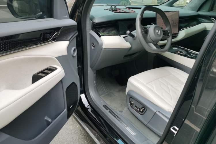 Used Zeekr 009 2024 Six-Seat Executive Version 4WD 140 kWh