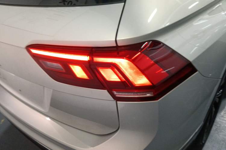 Used Volkswagen Tiguan L 2021 280TSI Automatic Two-Wheel Drive Smart Edition
