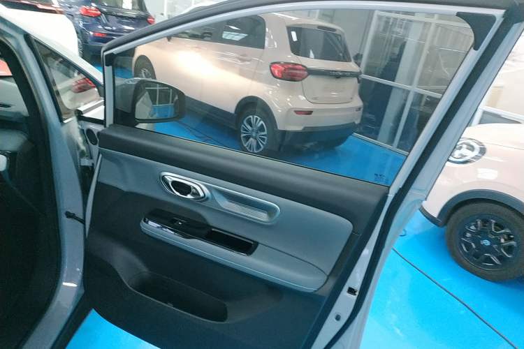 Used AION Y 2023 Plus 610 Enjoy Edition
