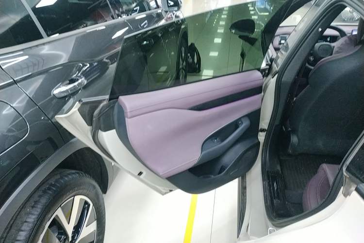 Used  SU7 2024 Rear-Drive Ultra-Long Range Advanced Pro-Level Intelligent Driving Version
