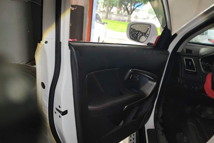 Used Huatai Santa Fe 2016 1.5T Gasoline Manual Two-Wheel Drive Elite Model