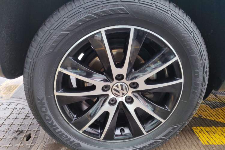 Used Volkswagen Tiguan 2015 1.8TSI Automatic Two-Wheel Drive Luxury Model