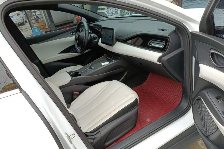 Used BYD Seal 06 New Energy 2024 DM-i 80KM Luxury Model
