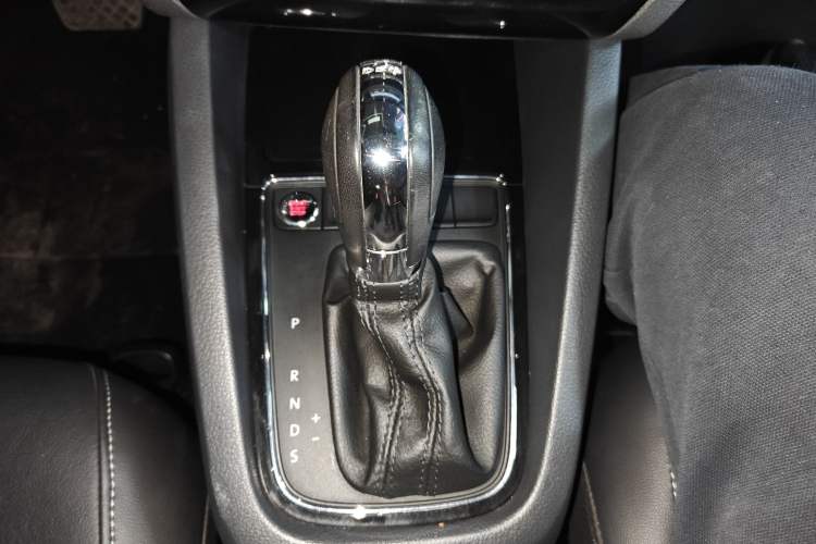 Used Volkswagen Sagitar 2017 180TSI Automatic Luxury Edition
