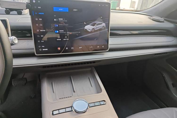 Used  Galaxy 8 2025 130km EM-i Flagship Edition