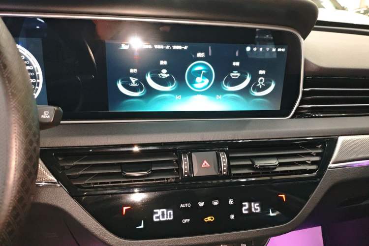 Used Hongqi HS5 2022 Revised Version 2.0T Smart Connect Flagship Edition
