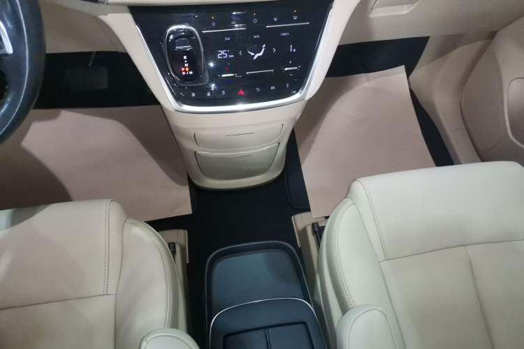 Used Buick GL8 2023 ES Lu Zun Deluxe Model
