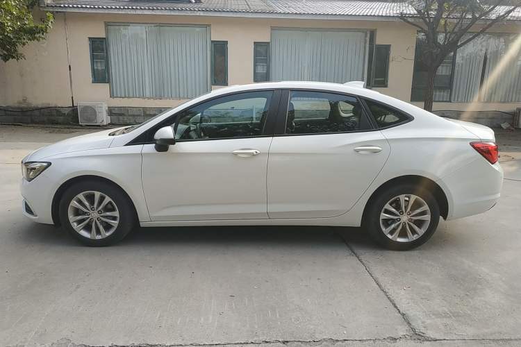 Used Buick Verano 2019 Sedan 20T Dual-Clutch Leading Model
