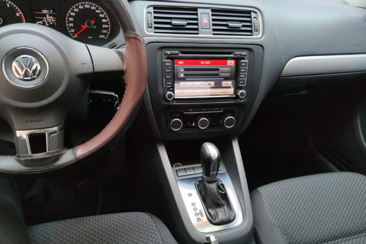 Used Volkswagen Sagitar 2014 Revised Version 1.6L Automatic Leading Edition