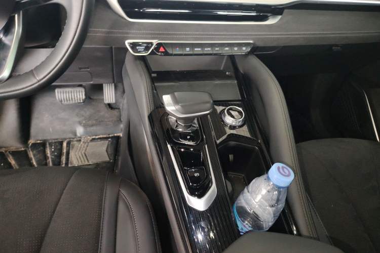 Used Geely Auto Monjaro L 2024 2.0TD High-Power Automatic Two-Wheel Drive Yunqi Version
