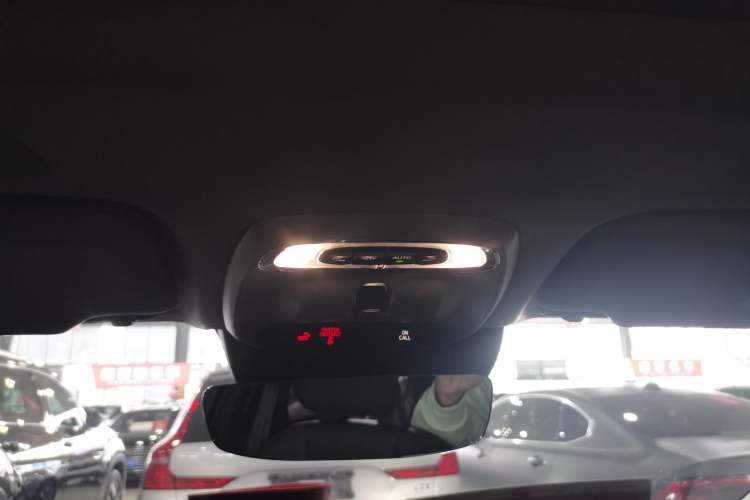 Used Volvo V90 2017 Cross Country T5 AWD Smart Range Edition
