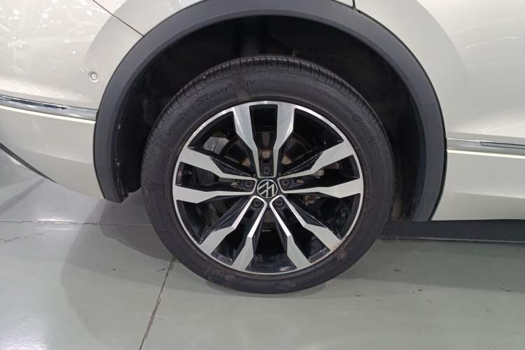 Used Volkswagen Tiguan L 2021 330TSI Automatic Two-Wheel Drive R-Line Enhanced Edition