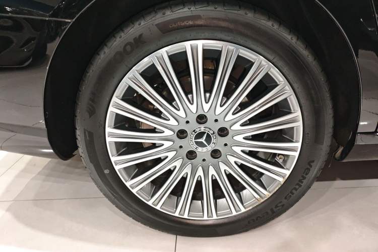 Used Mercedes-Benz E-Class 2022 E 300 L Premium Edition
