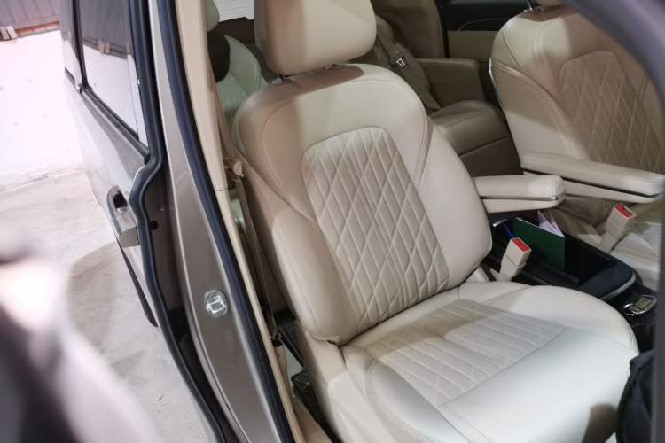 Used Buick GL8 2023 ES Lu Zun Luxury Model
