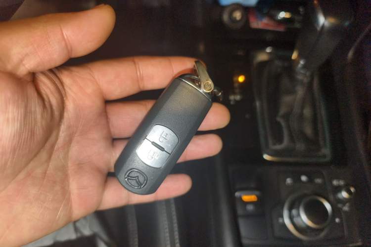 Used Mazda Mazda 3 Axela 2017 Hatchback 2.0L Automatic Luxury Model Emission Standard China V
