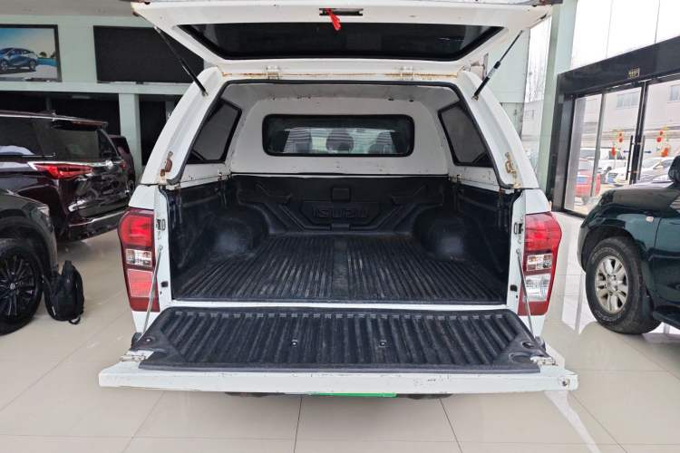 Used Isuzu D-MAX 2020 1.9T 4x4 Automatic Comfort Edition China VI Standard RZ4E Hi-Power