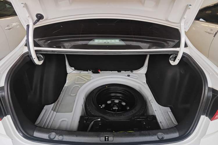 Used Volkswagen Lavida 2017 1.6L Automatic Fashion Edition
