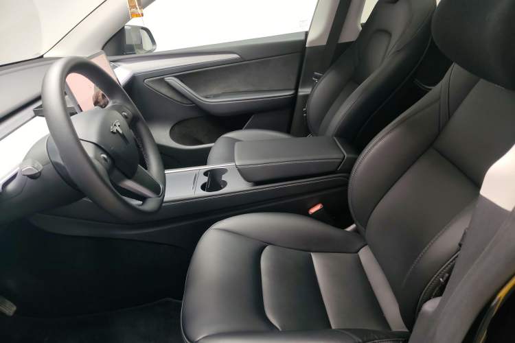 Used Tesla Model Y 2023 Rear-Wheel-Drive Version
