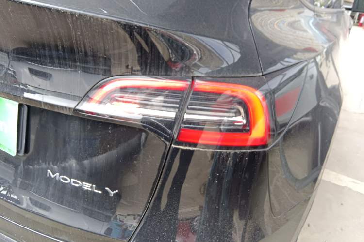 Used Tesla Model Y 2023 Rear-Wheel-Drive Version
