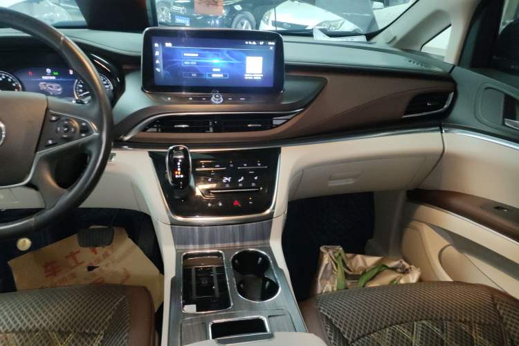 Used Buick GL8 2022 Land Business Class 652T Luxury Model