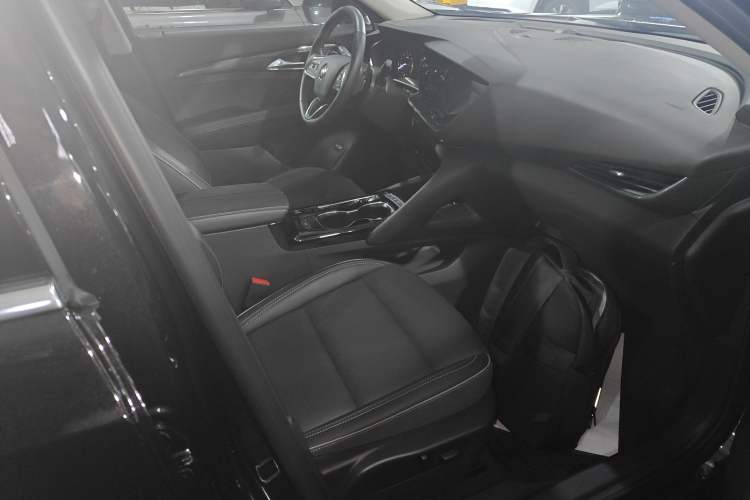 Used Buick Envision 2022 Encore Plus 652T Five-Seat All-Wheel-Drive Luxury Model