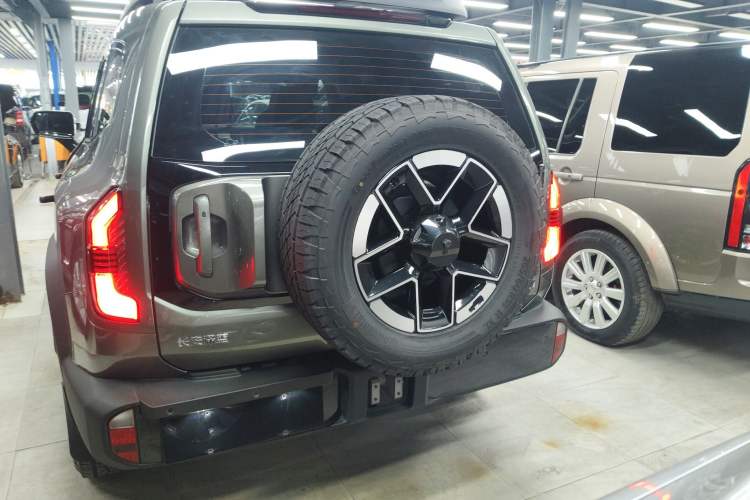 Used  G318 2024 Four-Wheel-Drive Air Suspension Model
