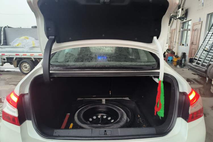 Used Peugeot 408 2014 1.8L Manual Leading Edition