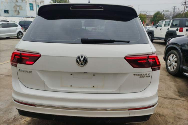 Used Volkswagen Tiguan L 2020 330TSI Automatic Two-Wheel Drive R-Line Flagship Version China VI Standard