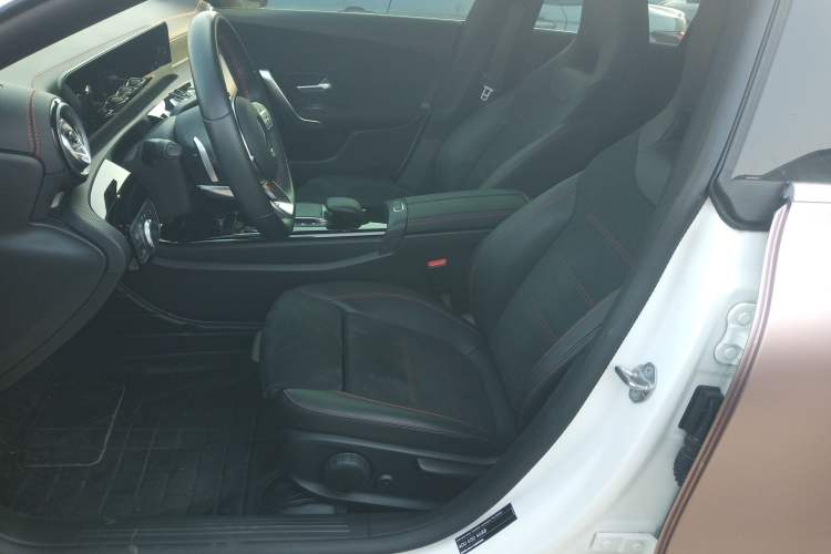 Used Mercedes-Benz CLA 2022-Year Updated CLA 200
